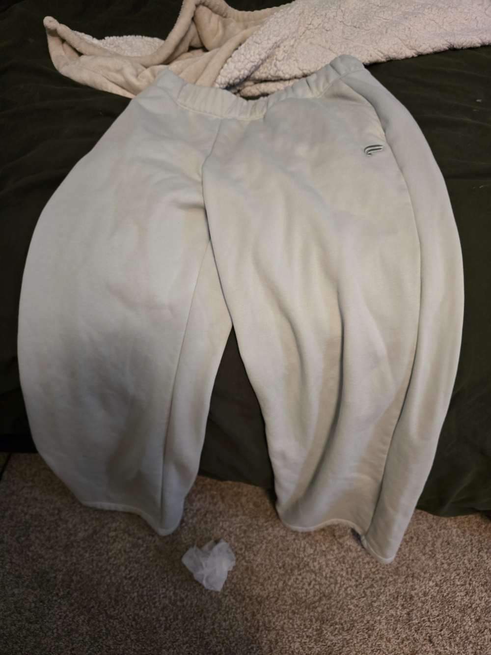Fabletics Sweatpants Set Stone - Picture 2 of 5